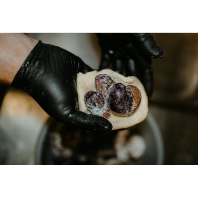 Bramborový knedlík plněný švestkami 1ks - 150g